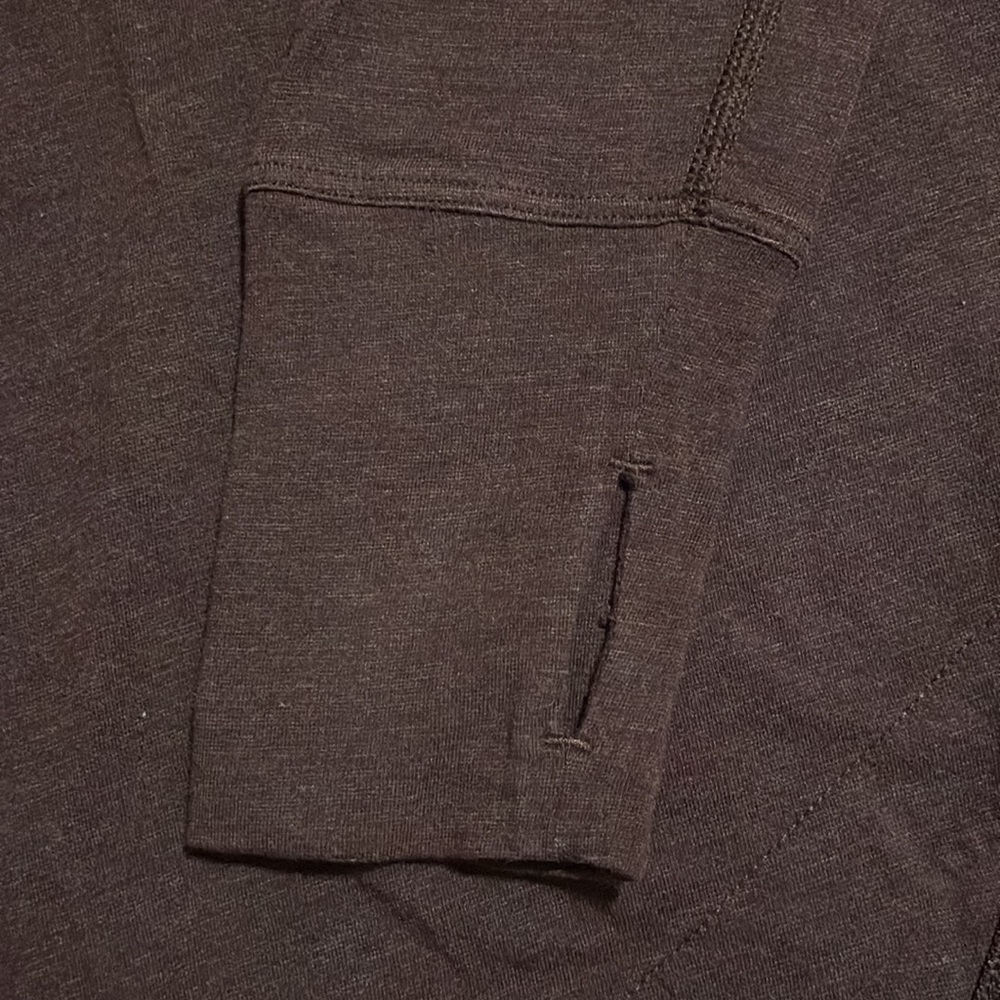 Lululemon - Picture 3 of 5